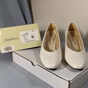Women's Fanfares Shoes Bone Dress Pumps Christy Size 6.5 EUC w/Box!